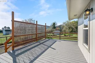 221 Alder St, Brookings, OR 97415 - Photo 31