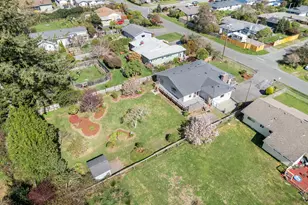 221 Alder St, Brookings, OR 97415 - Photo 39