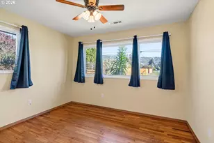 221 Alder St, Brookings, OR 97415 - Photo 17