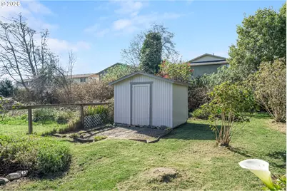 221 Alder St, Brookings, OR 97415 - Photo 33