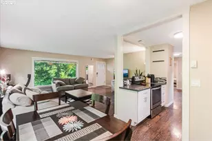 6926 SE Deardorff Rd, Portland, OR 97236 - Photo 9