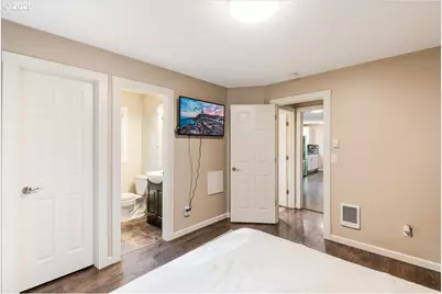 6926 SE Deardorff Rd, Portland, OR 97236 - Photo 19