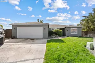 1049 W Hartley Ave, Hermiston, OR 97838 - Photo 3