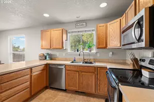 1049 W Hartley Ave, Hermiston, OR 97838 - Photo 7