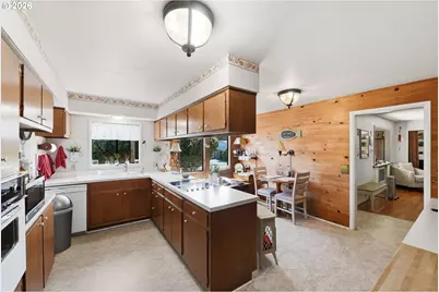 650 Franklin Ave, Bandon, OR 97411 - Photo 15