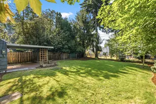 9218 SE Washington St, Portland, OR 97216 - Photo 25