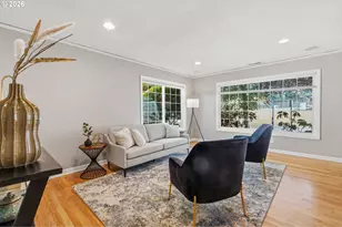 9218 SE Washington St, Portland, OR 97216 - Photo 5