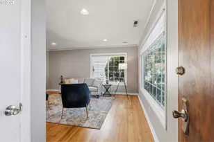 9218 SE Washington St, Portland, OR 97216 - Photo 3