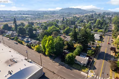 9218 SE Washington St, Portland, OR 97216 - Photo 35