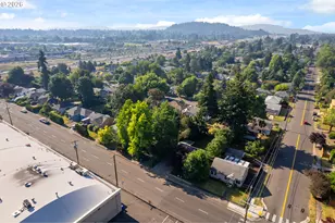 9218 SE Washington St, Portland, OR 97216 - Photo 35