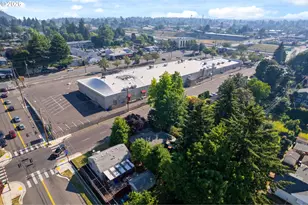 9218 SE Washington St, Portland, OR 97216 - Photo 37