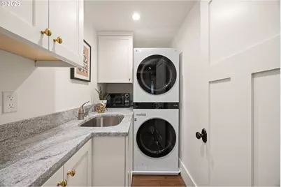 4323 SW Hamilton Ter, Portland, OR 97239 - Photo 29