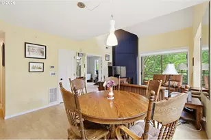 690 Wimbledon Ct, Eugene, OR 97401 - Photo 21