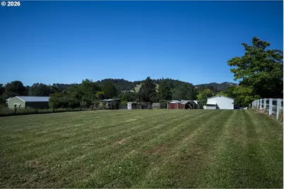 695 Glengary Loop Rd, Roseburg, OR 97470 - Photo 37