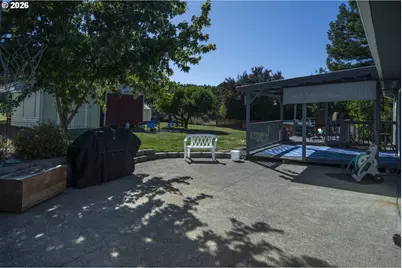 695 Glengary Loop Rd, Roseburg, OR 97470 - Photo 37