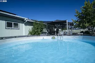 695 Glengary Loop Rd, Roseburg, OR 97470 - Photo 27