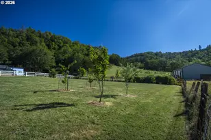 695 Glengary Loop Rd, Roseburg, OR 97470 - Photo 35