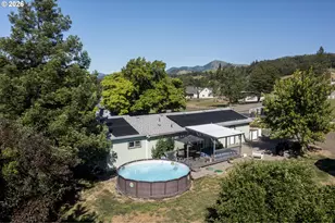 695 Glengary Loop Rd, Roseburg, OR 97470 - Photo 39