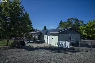 695 Glengary Loop Rd, Roseburg, OR 97470 - Photo 5