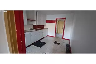 252 5th St, Glendale, OR 97442 - Photo 3