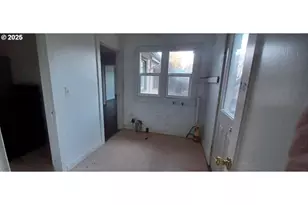 252 5th St, Glendale, OR 97442 - Photo 11