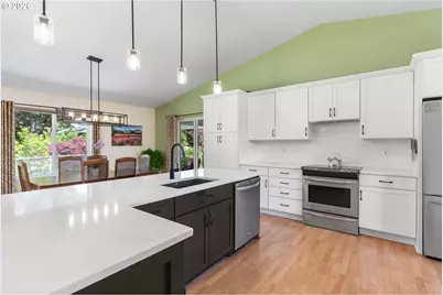 3390 McCarthy Dr, Hood River, OR 97031 - Photo 9