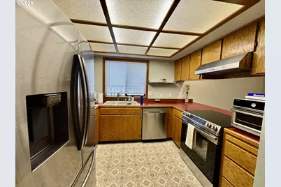 16002 NE Hancock St, Portland, OR 97230 - Photo 7