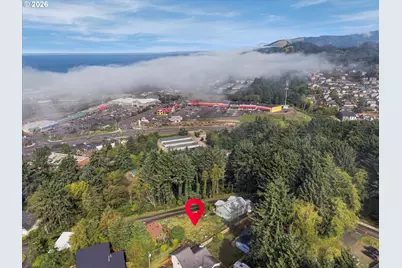 2432 NE 36th Dr, Lincoln City, OR 97367 - Photo 11