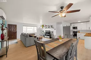 8827 SE Knapp St, Portland, OR 97266 - Photo 7