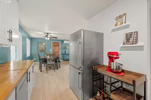 8827 SE Knapp St, Portland, OR 97266 - Photo 13