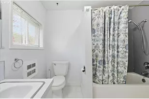 813 NE Grace Ave, Battle Ground, WA 98604 - Photo 13