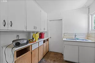 10246 SE Liebe St, Portland, OR 97266 - Photo 7
