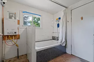 10246 SE Liebe St, Portland, OR 97266 - Photo 13