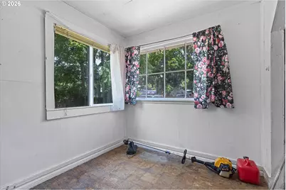 10246 SE Liebe St, Portland, OR 97266 - Photo 5