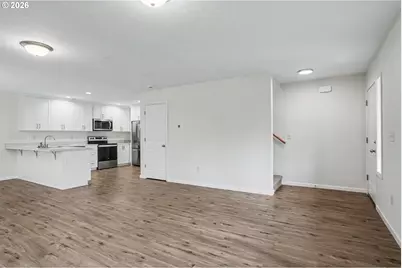 301 S 1st St. St, Silverton, OR 97381 - Photo 9