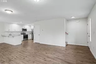 301 S 1st St St, Silverton, OR 97381 - Photo 9