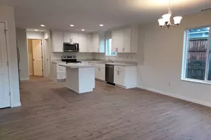 301 S Drake St, Silverton, OR 97381 - Photo 13