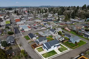 301 S Drake St, Silverton, OR 97381 - Photo 3