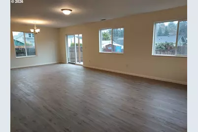 301 S Drake St, Silverton, OR 97381 - Photo 11