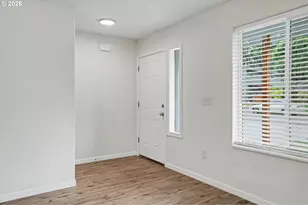 301 S 1st St St, Silverton, OR 97381 - Photo 7