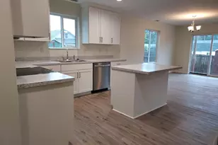 301 S Drake St, Silverton, OR 97381 - Photo 15