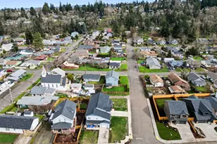 301 S Drake St, Silverton, OR 97381 - Photo 9