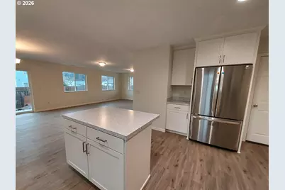 301 S Drake St, Silverton, OR 97381 - Photo 23