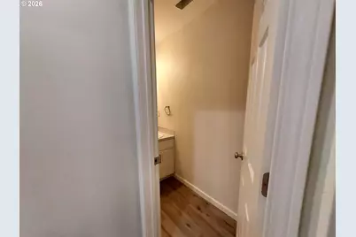 301 S Drake St, Silverton, OR 97381 - Photo 17