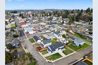 301 S Drake St, Silverton, OR 97381 - Photo 7