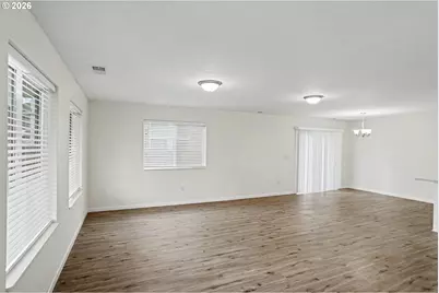 301 S 1st St. St, Silverton, OR 97381 - Photo 5