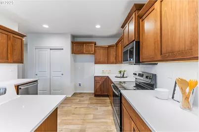 1555 Adams St, Independence, OR 97351 - Photo 9