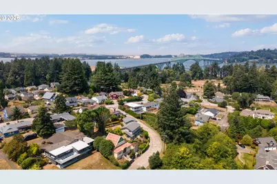 1389 Bayview Ave, North Bend, OR 97459 - Photo 3