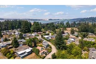 1389 Bayview Ave, North Bend, OR 97459 - Photo 3