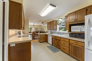 1389 Bayview Ave, North Bend, OR 97459 - Photo 9